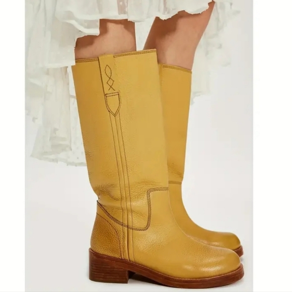 NEW! Women’s Tall Campus Boots - Picture 5 of 9